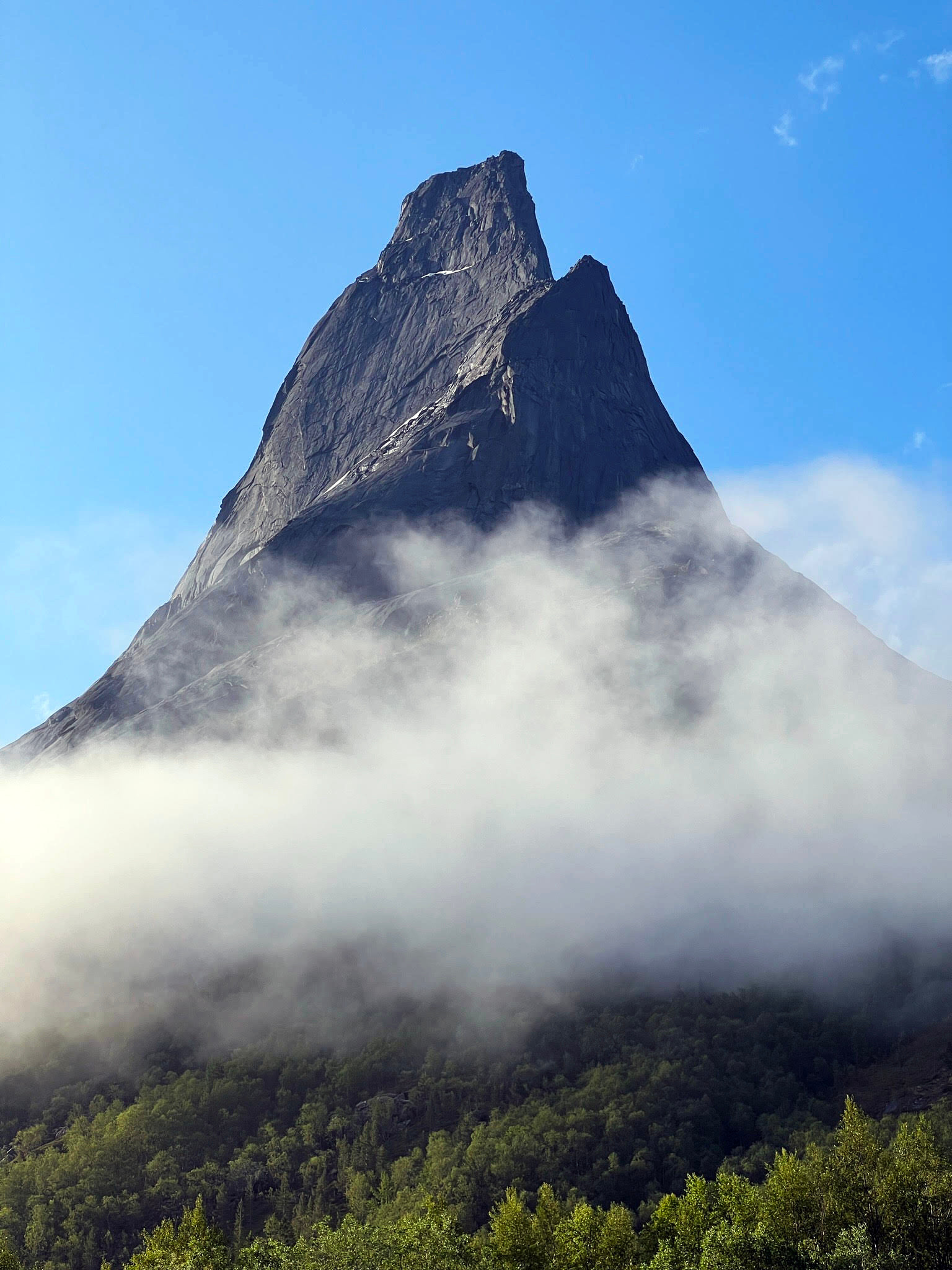 Stetind. Foto: Andrew P. Kroglund, fra Økotopia.