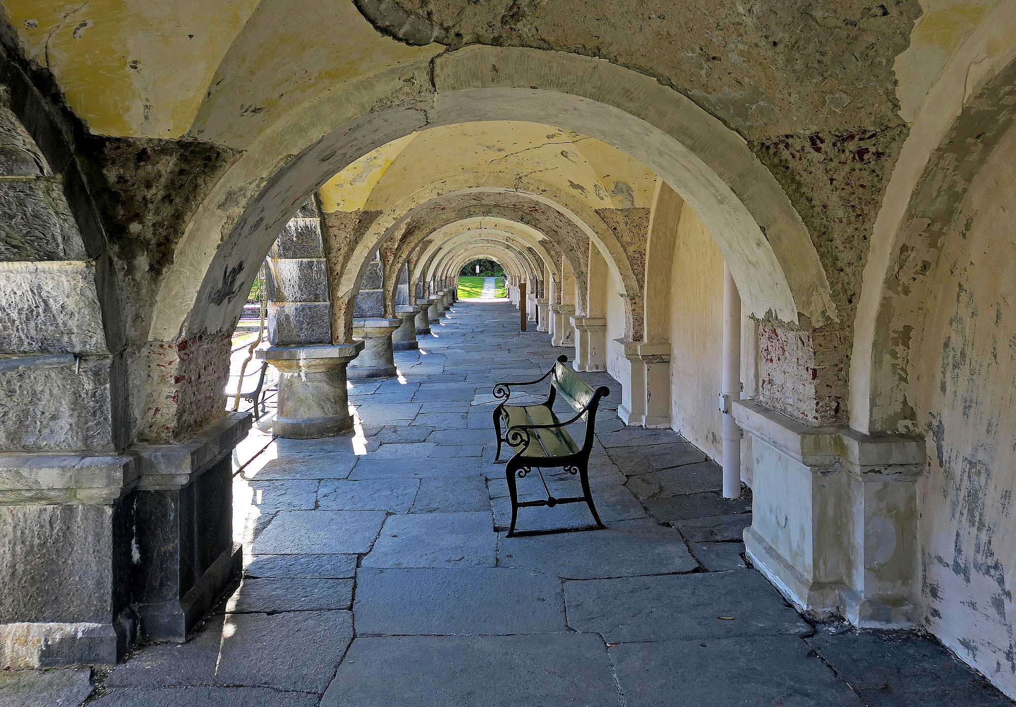 Arkaden langs Muséhagen på Nygårdshøyden i Bergen.