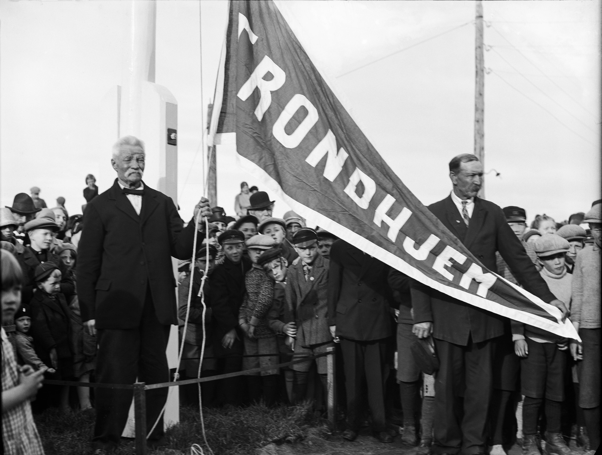 Demonstrasjon ved navnestriden i Trondheim, 1929. FOTO: SCHRØDER / SVERRESBORG TRØNDELAG FOLKEMUSEUM